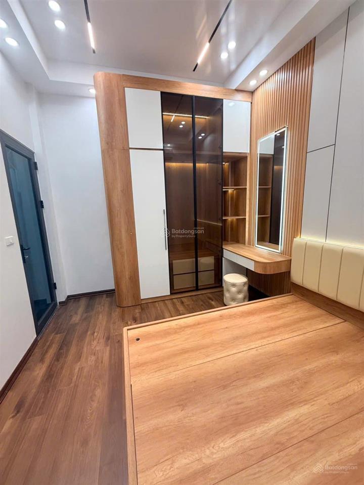 Bán nhà phố cổ hàng búnphan đình phùngthang máyở+cho thuê homestay 25tr/thánggiá nhỉnh 9 tỷ45m