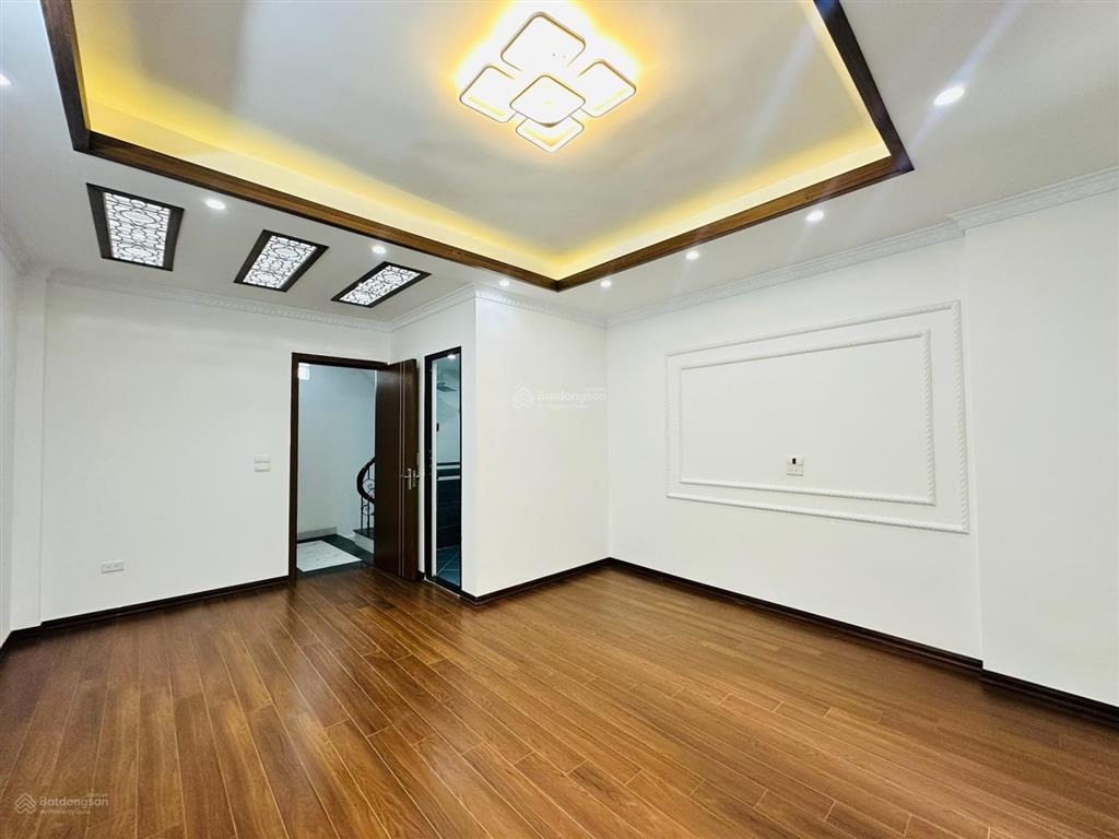 Bán nhà tây hồ ba đìnhnăm tầng thang máynội thất sang xịnsổ đỏ hoa khôihàng nét căng đét