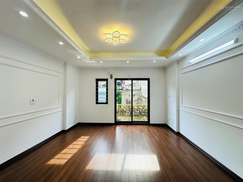Bán nhà tây hồ ba đìnhnăm tầng thang máynội thất sang xịnsổ đỏ hoa khôihàng nét căng đét