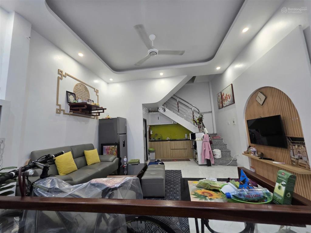 Vị trí đẹp  gần phố  ba đình full nội thất