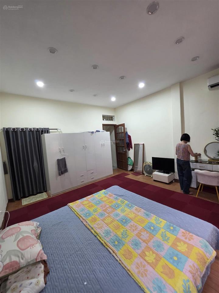Vị trí đẹp  gần phố  ba đình full nội thất