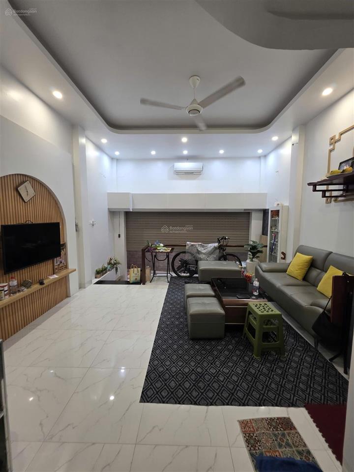 Vị trí đẹp  gần phố  ba đình full nội thất