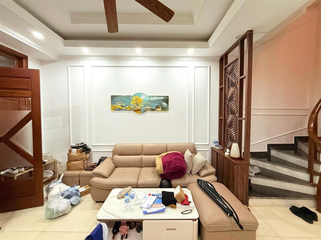 Bán nhà đẹp tây hồ  1 nhà ra ô tô tránh  tặng nội thất cao cấp  ở sướng  gần hồ tây