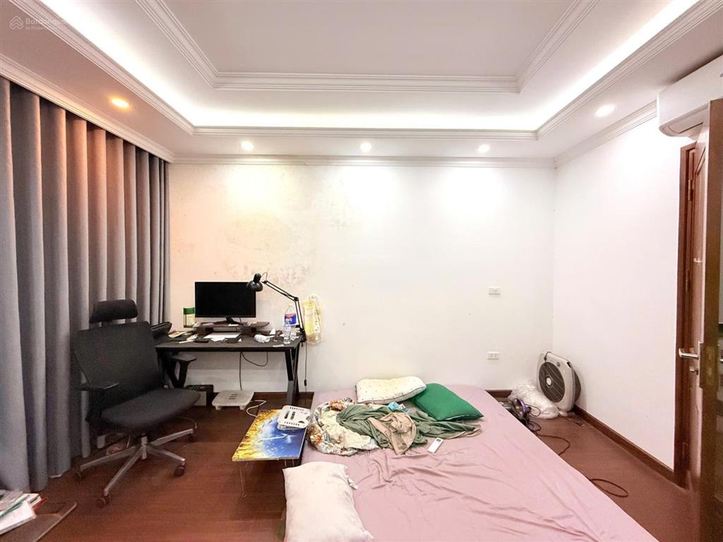 Bán nhà đẹp tây hồ  1 nhà ra ô tô tránh  tặng nội thất cao cấp  ở sướng  gần hồ tây