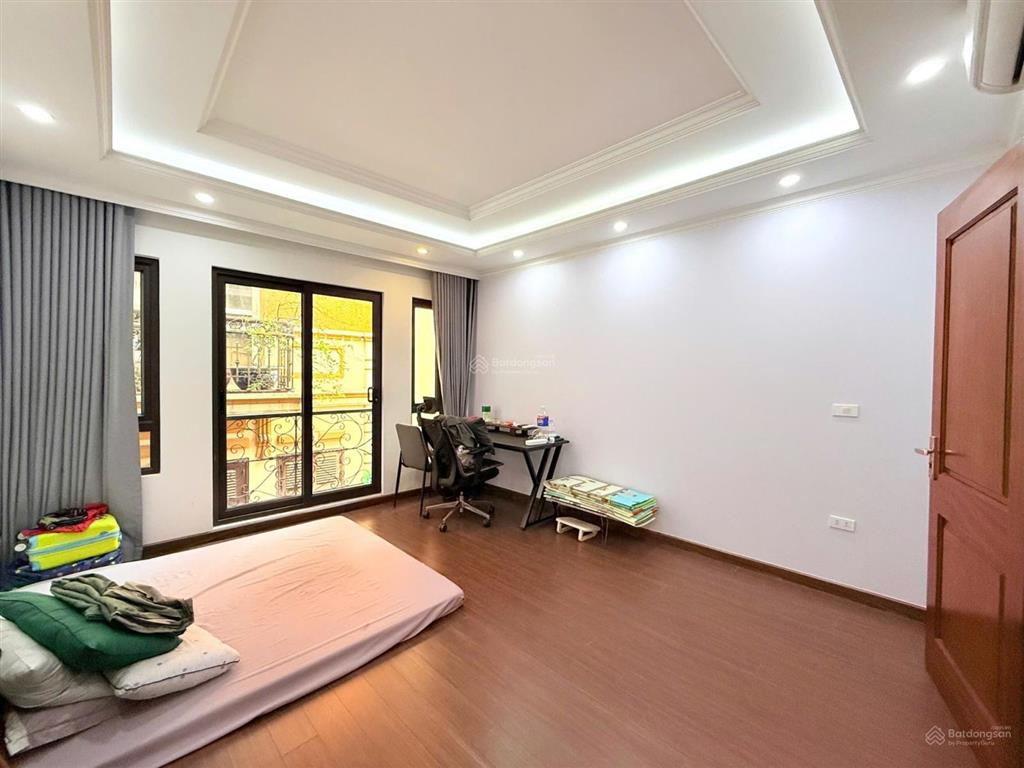Bán nhà đẹp tây hồ  1 nhà ra ô tô tránh  tặng nội thất cao cấp  ở sướng  gần hồ tây