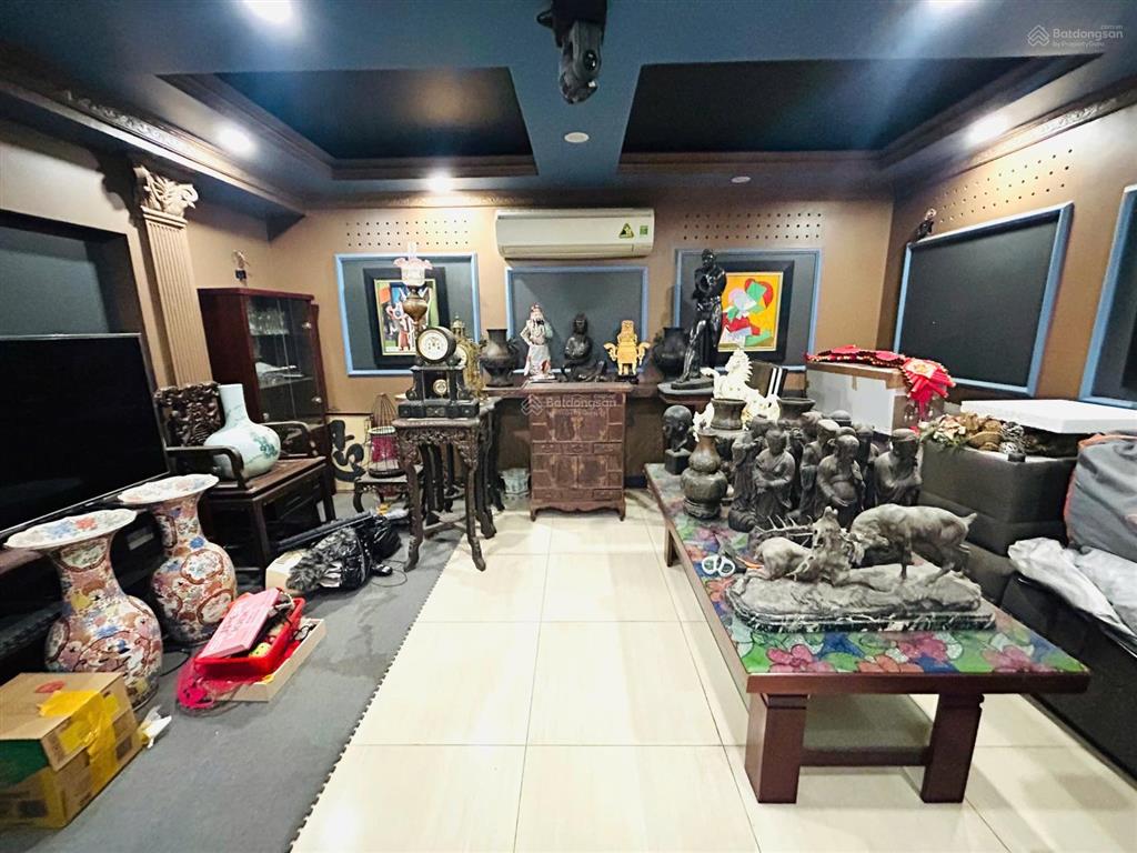 Bán nhà mặt phố kinh doanh  7 tầng thang máy  full công năng  nhiều tiện ích xung quanh