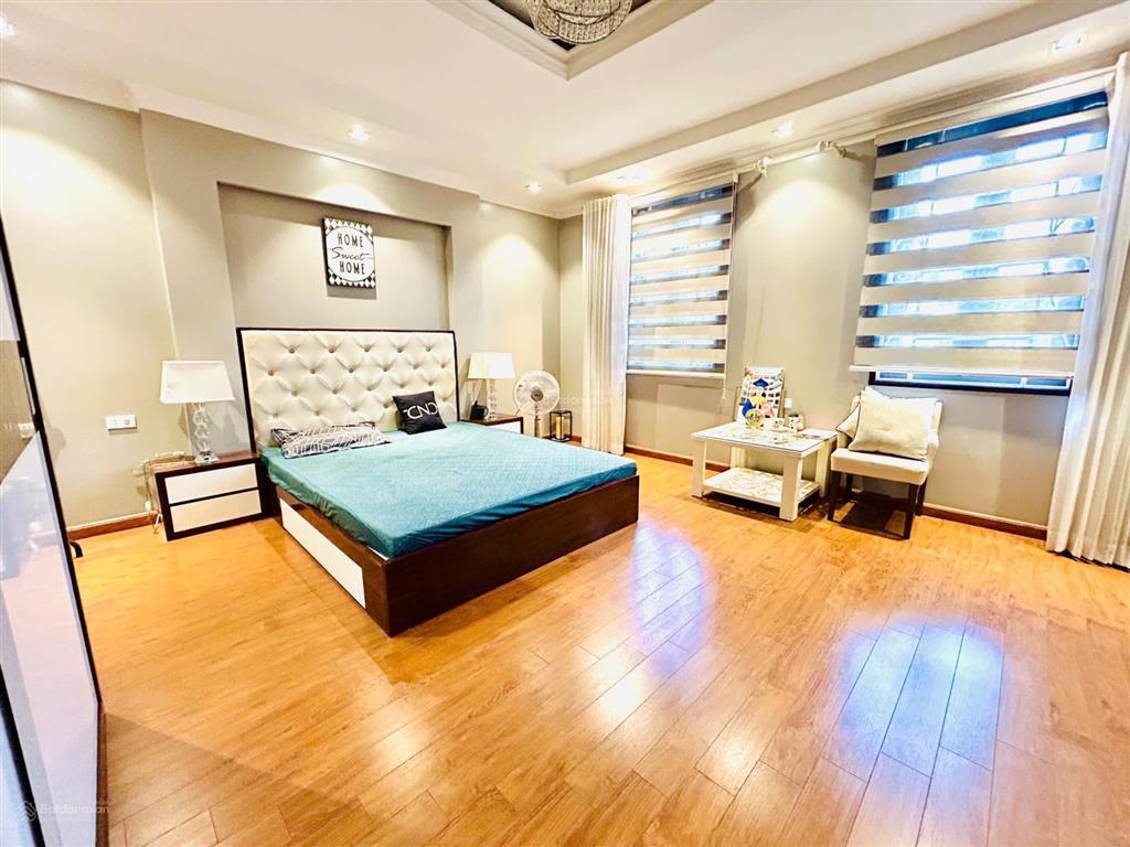 Bán nhà mặt phố kinh doanh  7 tầng thang máy  full công năng  nhiều tiện ích xung quanh