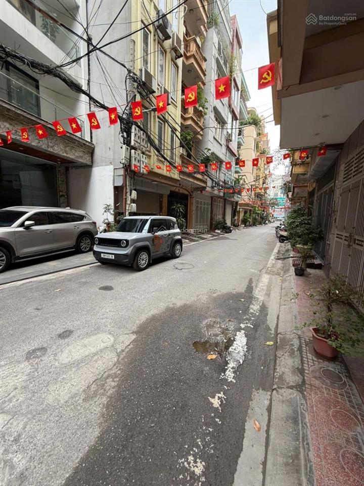 Bán siêu phẩm tòa nhà văn phòng với 8 tầng có hầm. ngay phố. ngõ to vỉa hè hai bên rộng như phố,