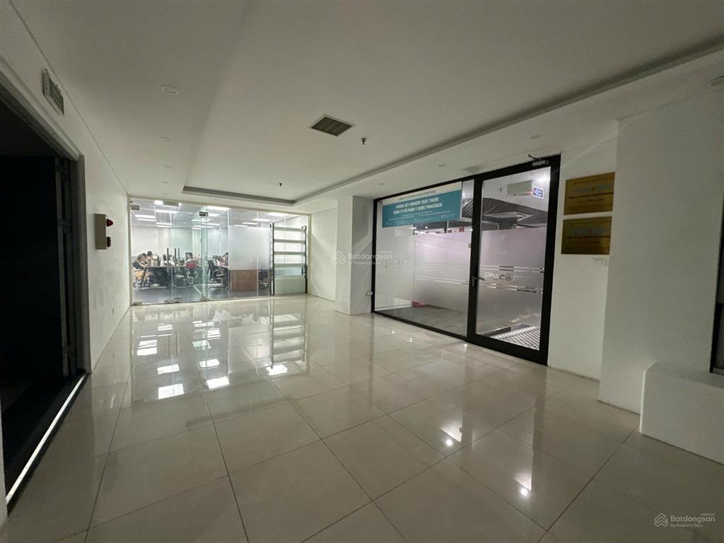 Siêu vip sàn thương mại tầng 2 mặt phố trung tâm quận đống đa sổ đỏ lâu dài dòng tiền 1 tỷ/tháng.