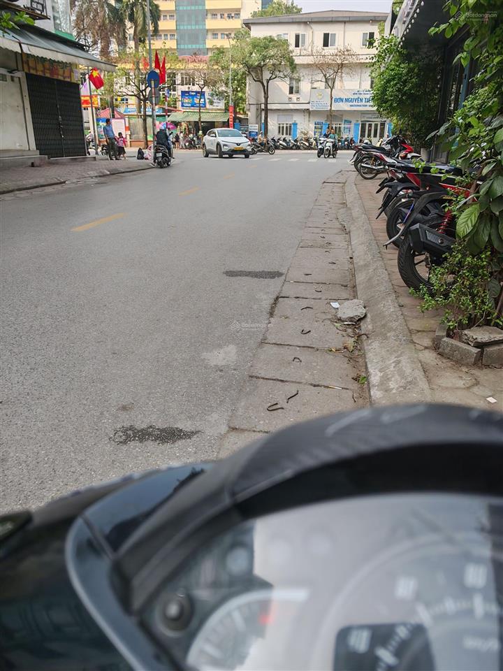 Lĩnh nam  siêu phẩm dân xây  5 tầng, full nội thất  gần times city