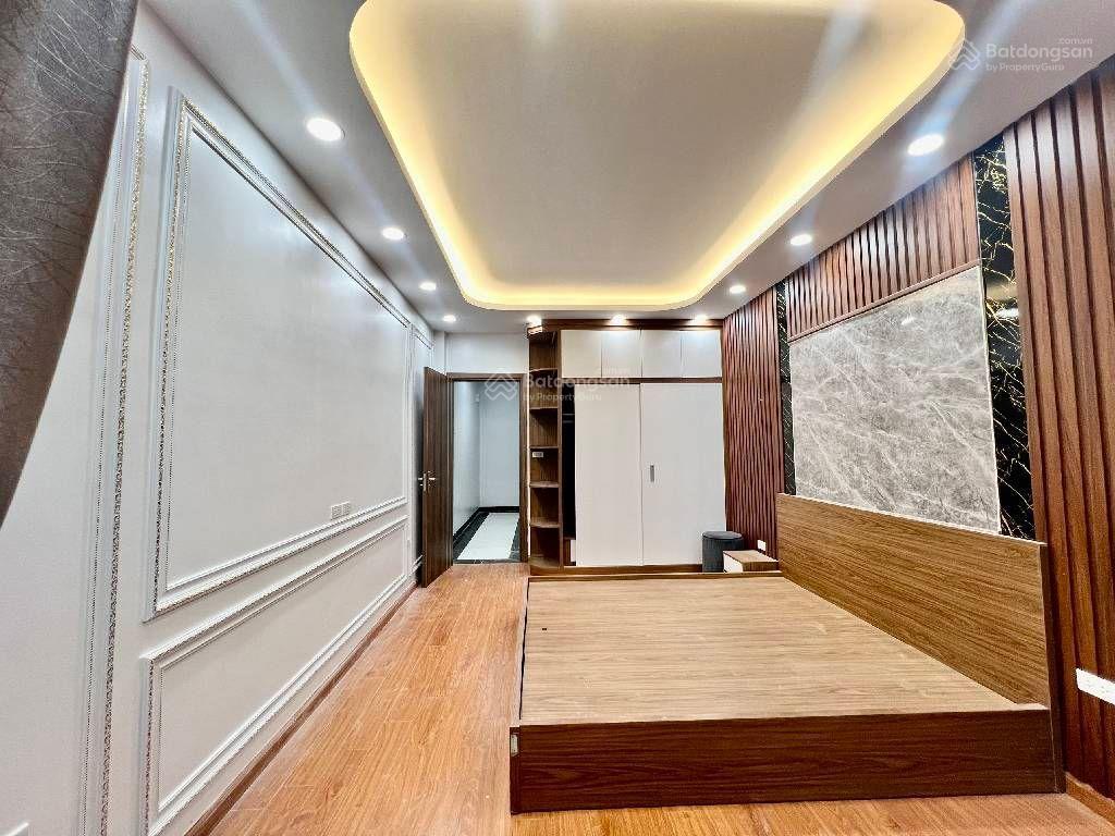 Lĩnh nam  siêu phẩm dân xây  5 tầng, full nội thất  gần times city