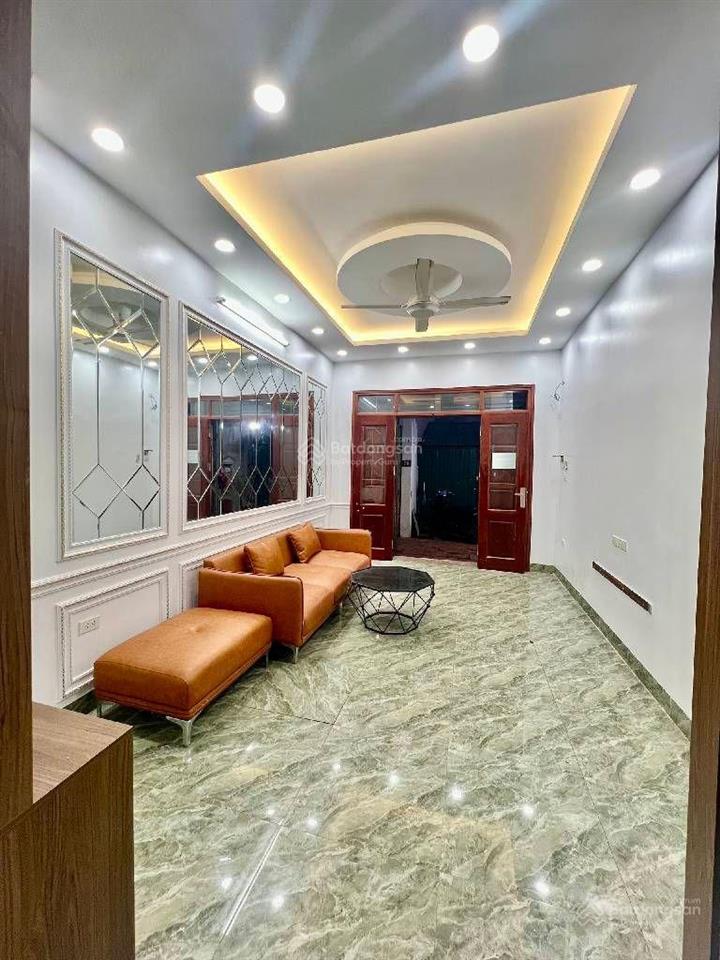 Lĩnh nam  siêu phẩm dân xây  5 tầng, full nội thất  gần times city