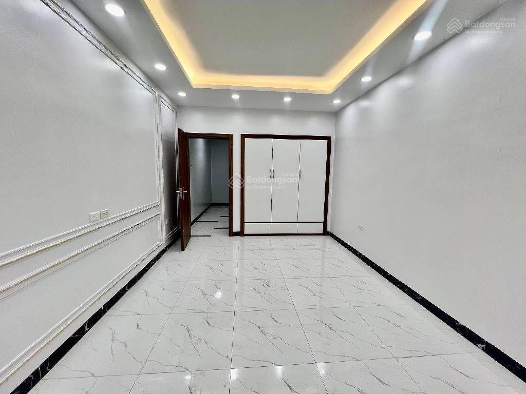 Lĩnh nam  siêu phẩm dân xây  5 tầng, full nội thất  gần times city