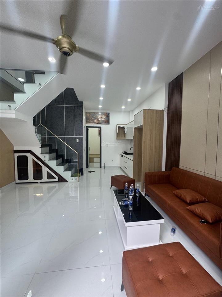 Nhà đẹp 2 tầng  nội thất full cao cấp  ngay vòng xoay phú lâm  hơn 4 tỷ.