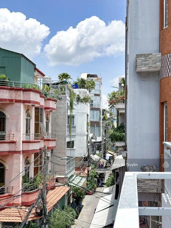 Bán nhà hxh góc 3mt đường trần hưng đạo q1, kc 2 tầng chỉ 8.5 tỷ pháp lý sạch mua có thể ở ngay