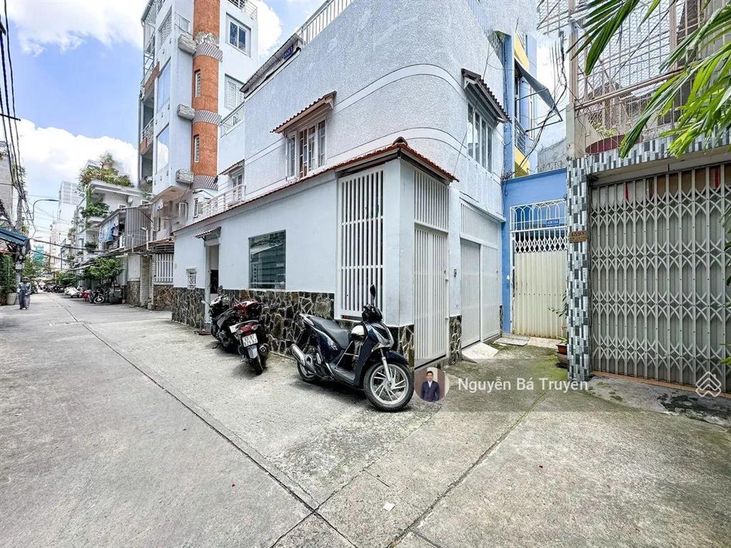 Bán nhà hxh góc 3mt đường trần hưng đạo q1, kc 2 tầng chỉ 8.5 tỷ pháp lý sạch mua có thể ở ngay