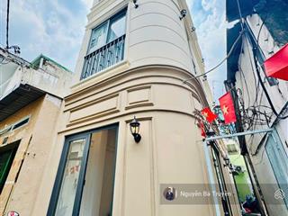 Bán nhà góc 2 mặt thoáng phố bùi viện quận 1, dòng tiền 20tr/th, 3 tầng nhà mới đẹp full nội thất