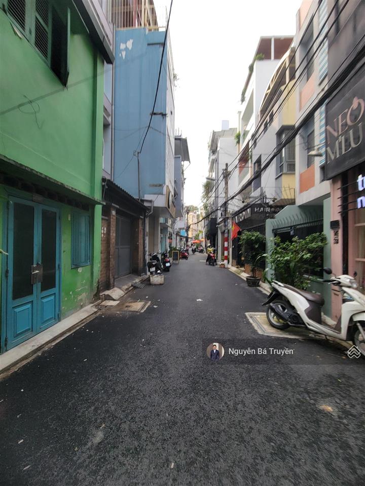 Bán nhà ngay ngã 6 phù đổng quận 1, ngang ~5m, 4 tầng 5 ngủ nhà mới đẹp ô tô đậu ở nhà 23 tỷ