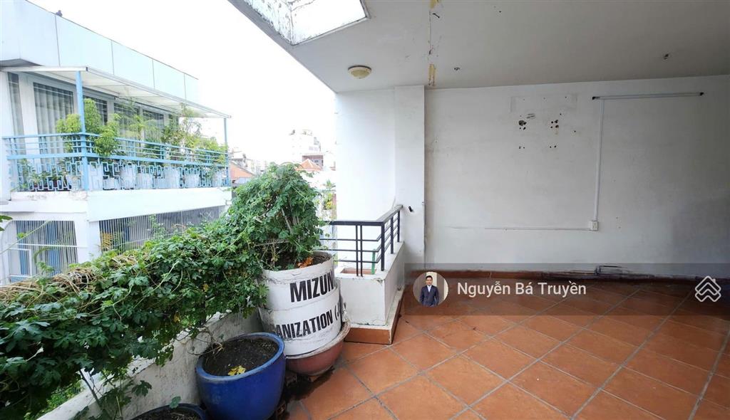 Bán nhà ngay ngã 6 phù đổng quận 1, ngang ~5m, 4 tầng 5 ngủ nhà mới đẹp ô tô đậu ở nhà 23 tỷ