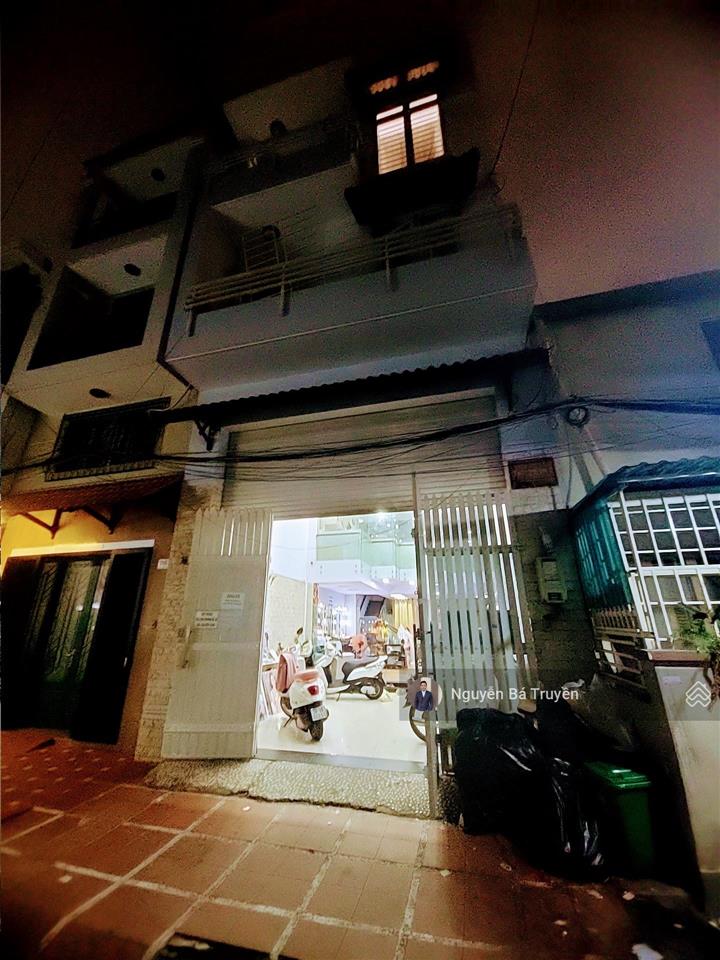 Bán nhà đường trần hưng đạo quận 1 ngay bộ công an, dt 77m2 (5,5 m x 14) 6tầng  giá 32 tỷ