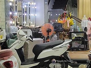 Bán nhà đường trần hưng đạo quận 1 ngay bộ công an, dt 77m2 (5,5 m x 14) 6tầng  giá 32 tỷ