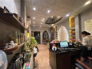 Nhà mặt tiền quận 1, gần trần hưng đạo  dòng tiền 432tr/năm, cho thuê, chdv & airbnb, giá 521tr/m²