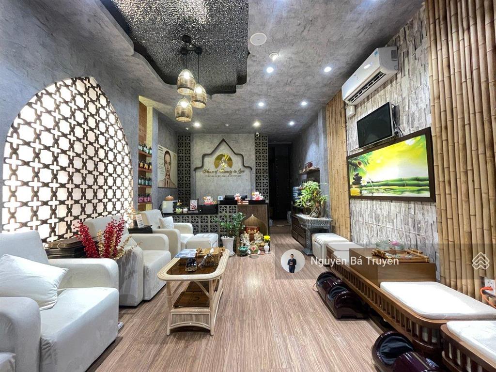 Nhà mặt tiền quận 1, gần trần hưng đạo  dòng tiền 432tr/năm, cho thuê, chdv & airbnb, giá 521tr/m²