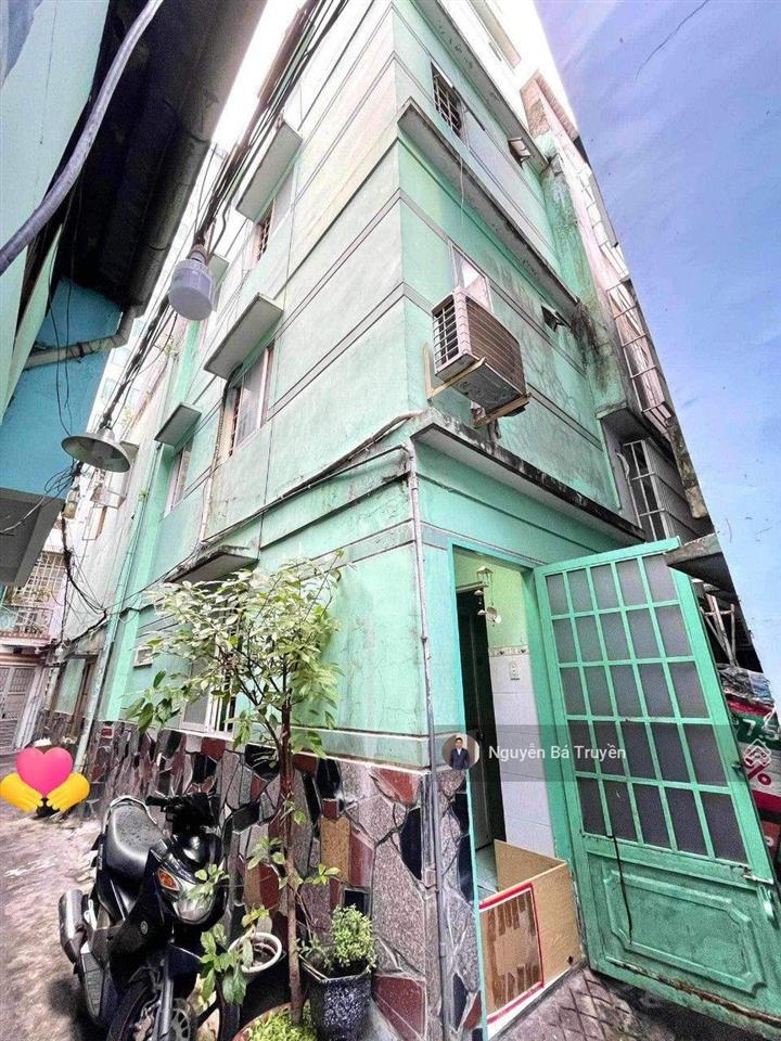 Bán nhà ngay công viên tao đàn đi bộ vài bước là ra viên, 4 tầng 3 ngủ góc 3 mặt thoáng nhà ở ngay