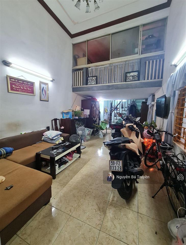 Bán nhà ngay công viên tao đàn đi bộ vài bước là ra viên, 4 tầng 3 ngủ góc 3 mặt thoáng nhà ở ngay
