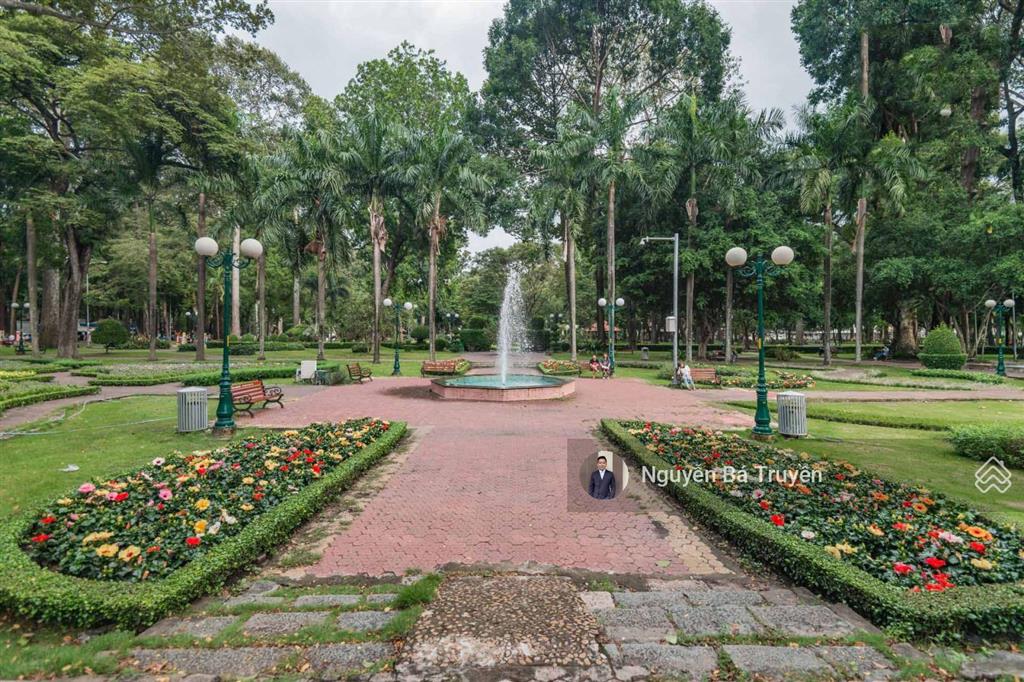 Bán nhà ngay công viên tao đàn đi bộ vài bước là ra viên, 4 tầng 3 ngủ góc 3 mặt thoáng nhà ở ngay