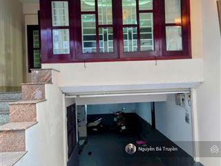 Bán nhà mt đường hoa quận phú nhuận ngang 4,5mx11m 4 tầng có hầm 5 ngủ nhà trống ở ngay chỉ 17tỷ