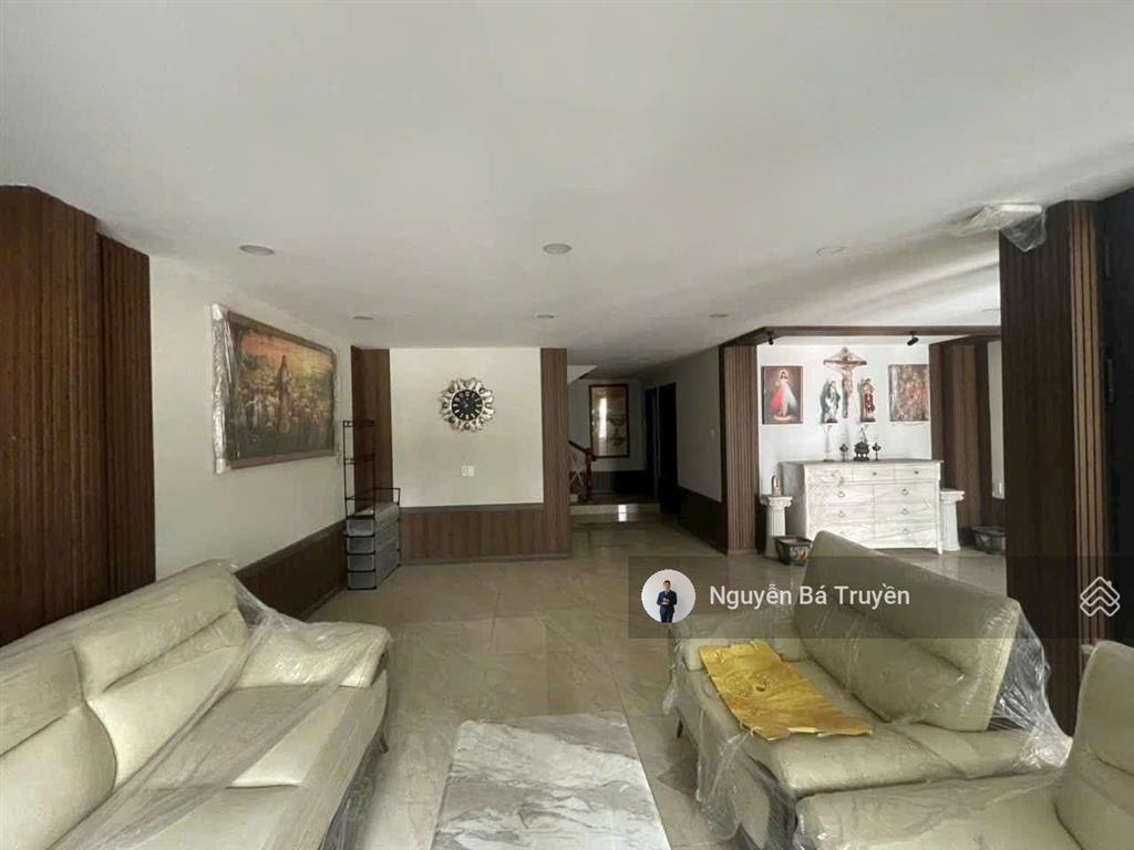 Bán nhà ngang 8x15m công nhận 114m2 nhà 2 tầng tiện xây mới 5 tầng giá 32 tỷ ngay khu tân định q1
