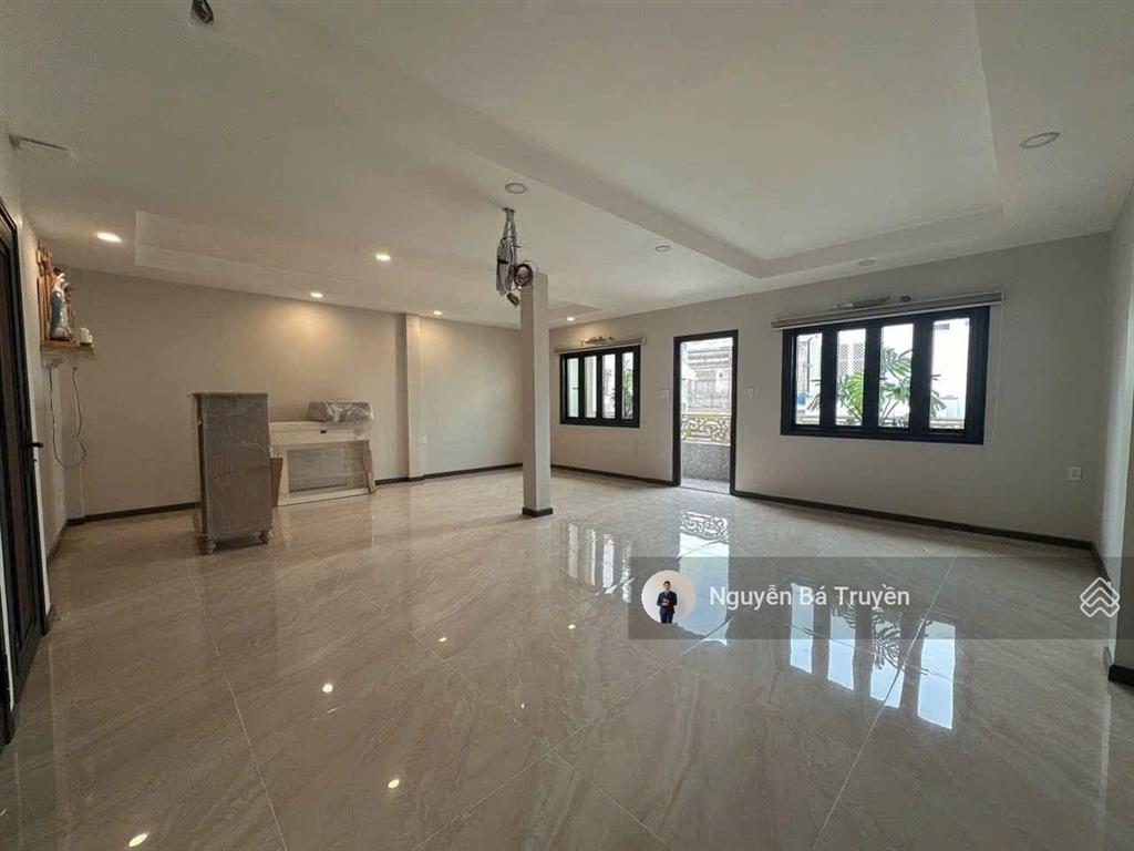 Bán nhà ngang 8x15m công nhận 114m2 nhà 2 tầng tiện xây mới 5 tầng giá 32 tỷ ngay khu tân định q1