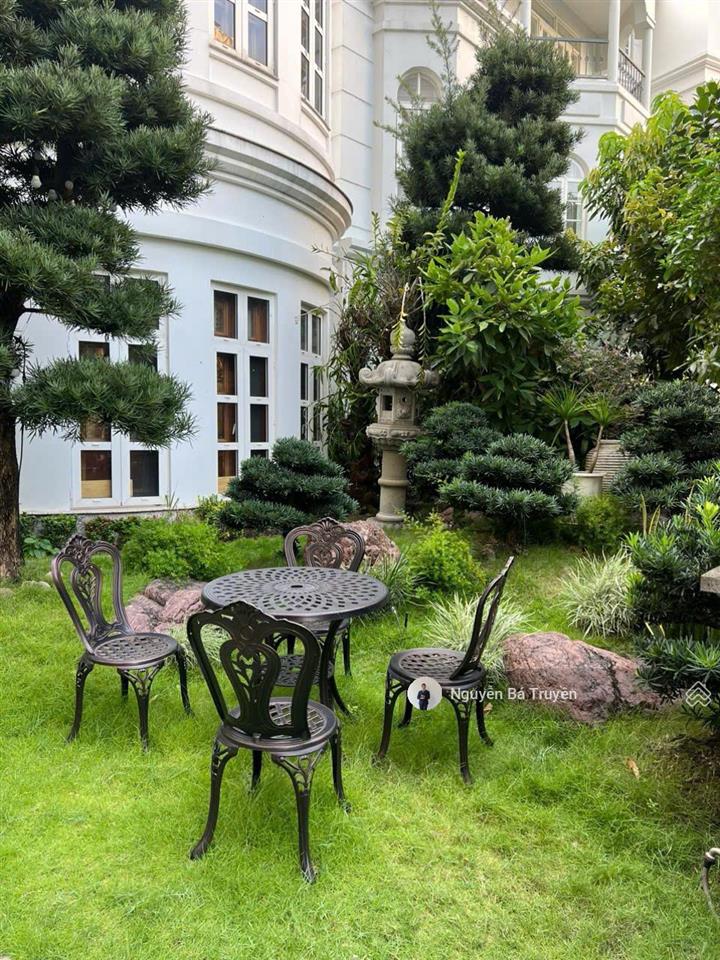 Siêu phẩm hiếm có biệt thự compound hiếm có 250m2, hầm 3 tầng, 230 tỷ tl trực tiếp chủ. alo ngay.