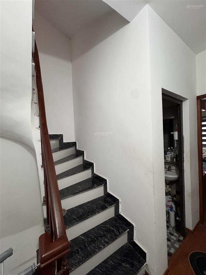 Chính chủ cần bán gấp nhà đẹp ngõ ô tô giá cực tốt