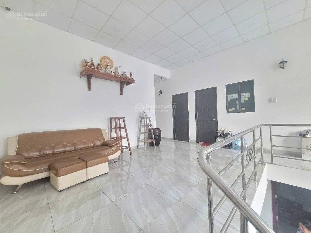 Hàng cực hiếmphạm văn chí q.6  141m2 ngang khủng 10m hẻm xe hơi 2 tầng  chỉ 16.5 tỷ tl