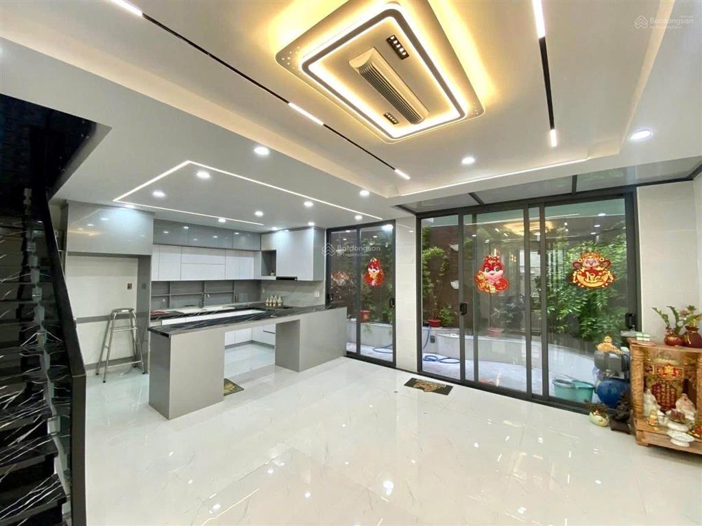 Bán nhà hoàng lê kha  quận 6  86m2  5 tầng  sát mặt tiền  5pn  giá 8.5 tỷ tl