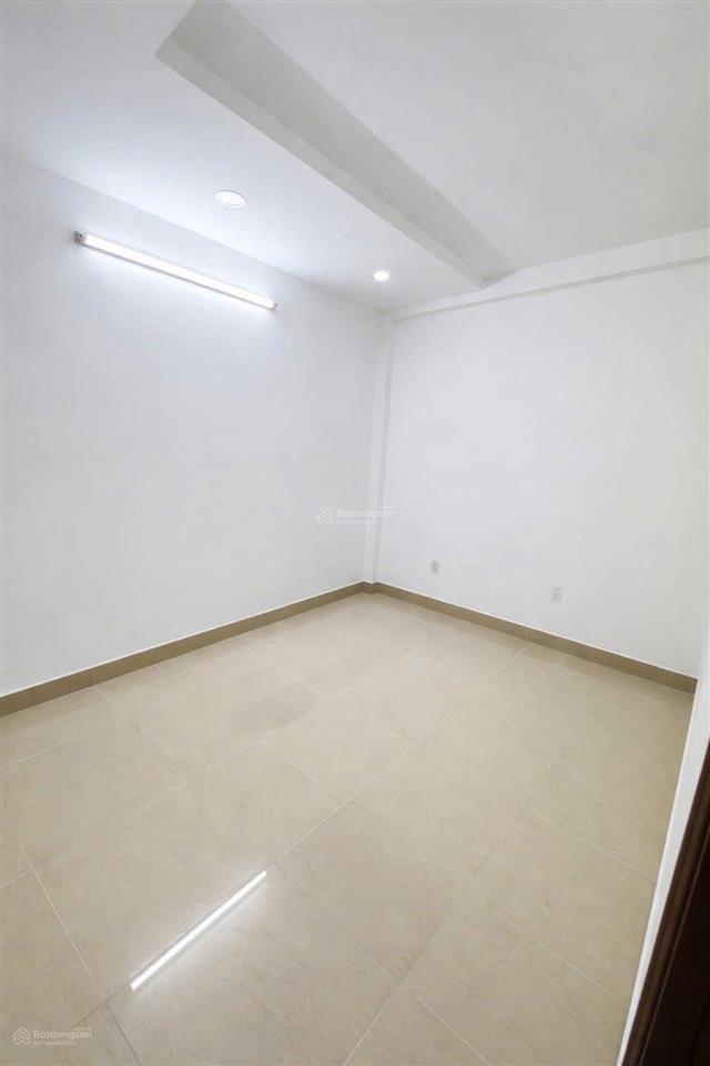 Bán nhà lạc long quân cư xá phú bình  48m2 3 tầng hẻm 5m thông