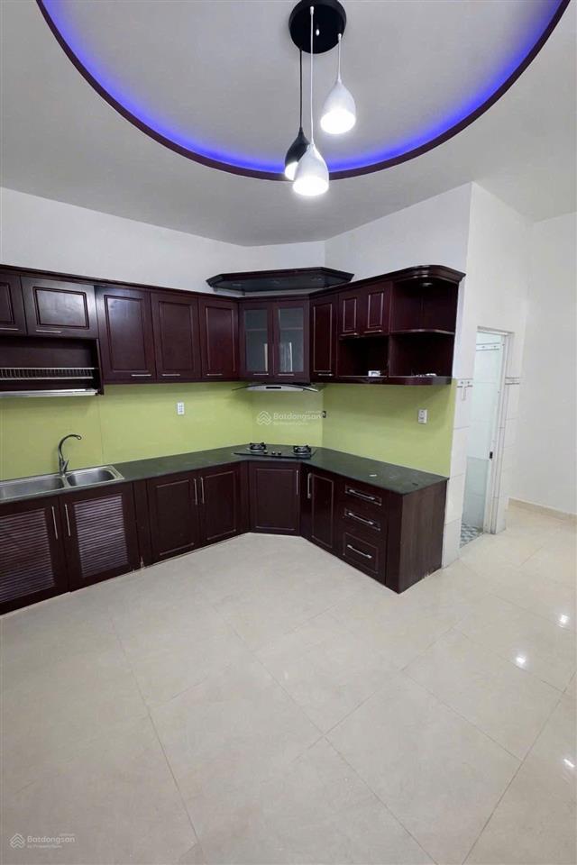 Bán nhà lạc long quân cư xá phú bình  48m2 3 tầng hẻm 5m thông