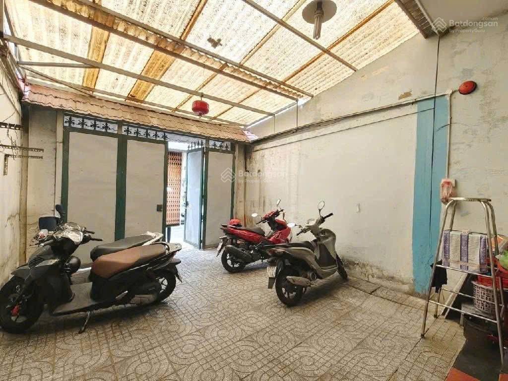 Bán nhà hậu gianghẻm xe tải 8m thông ngay vòng xoay phú lâm135m2 chính chủ đứng ra bán