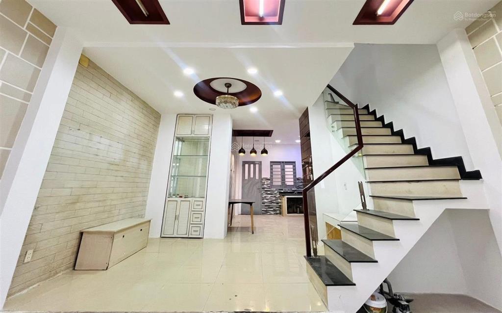 Bán nha 3 tầng  quận 6  tân hoà đông thích hợp vừa ở vừa cho thuê hẻm ô tô thông chỉ 6.55 tỷ