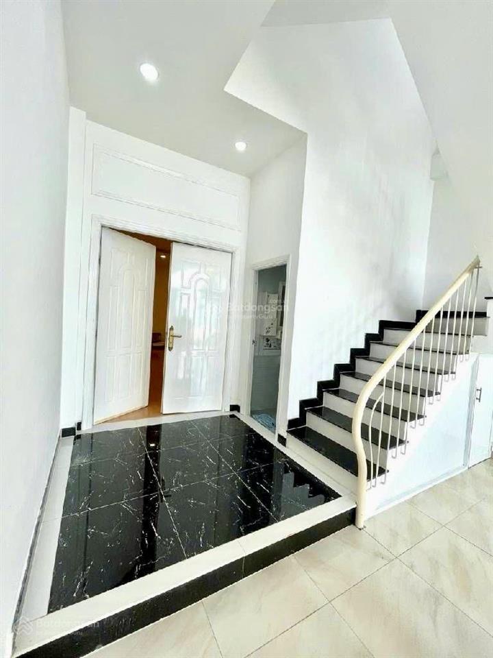 Hẻm xe hơinhà 4 tầng trung tâm bình thạnh74m2. chỉ nhỉnh 13 tỉ.