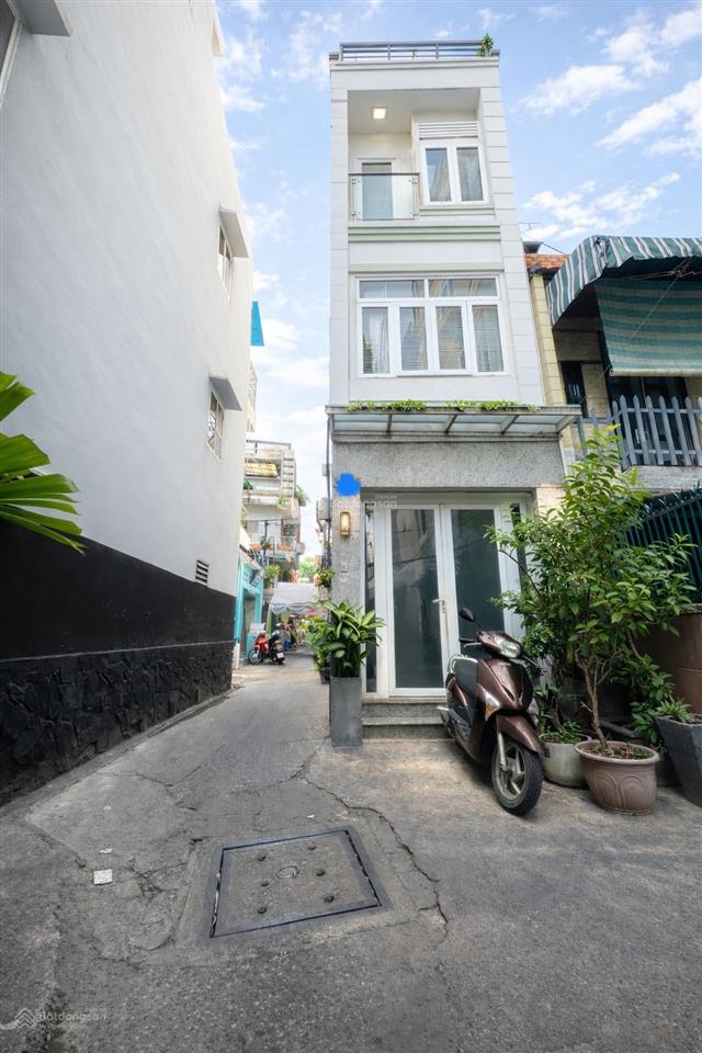 Nhà đẹp bến vân đồn 30,6x3x3 tầng nở hậu đã có sổ chỉ 2,9 tỷ