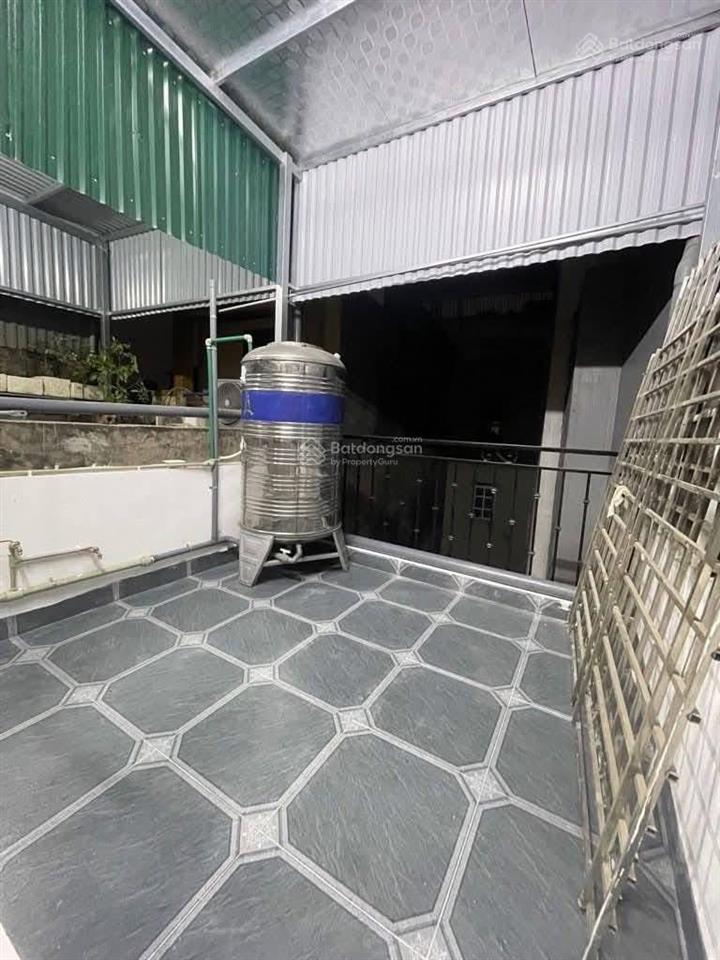 Nhà đẹp bến vân đồn 30,6x3x3 tầng nở hậu đã có sổ chỉ 2,9 tỷ