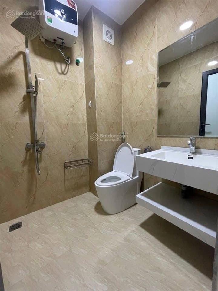 Nhà đẹp bến vân đồn 30,6x3x3 tầng nở hậu đã có sổ chỉ 2,9 tỷ