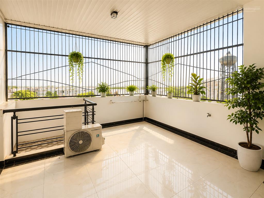 Bán nhà hiếm đẹp 62m2 .ven sông 4 tầng full nội thất hẻm xe hơi hiệp bình chánh thủ đức gigamall.