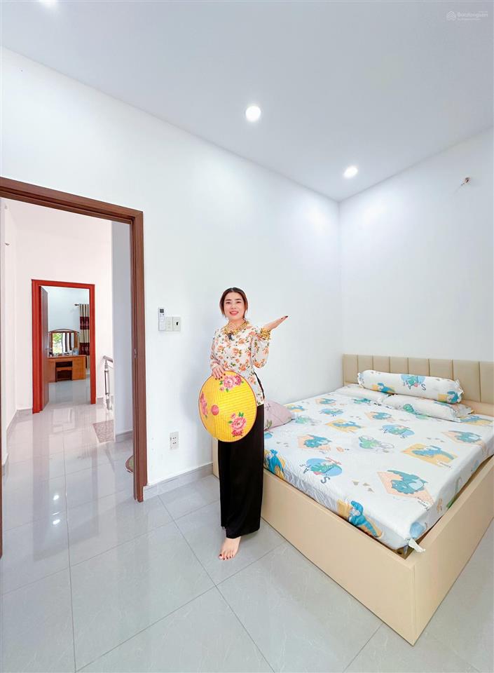 Nhà đẹp giá rẻ hẻm xe hơi 60m2 ql13 hiệp bình thủ đức gần vạn phúc chỉ hơn 6 tỷ