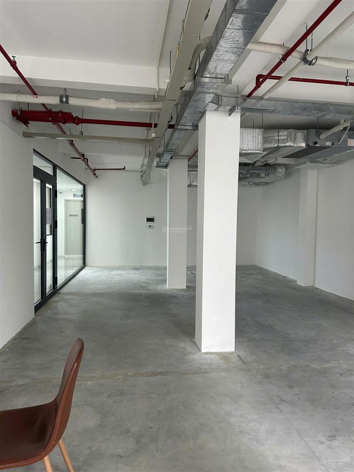 Cho thuê văn phòng 200m2 tòa nhà m.a.c.h ung văn khiêm, giá tốt