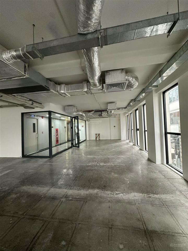 Cho thuê văn phòng 200m2 tòa nhà m.a.c.h ung văn khiêm, giá tốt