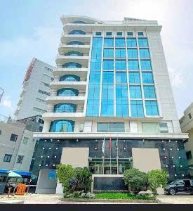 Cho thuê mặt bằng văn phòng 315m2 tòa nhà l'mak the venture 62 trần huy liệu, giá tốt
